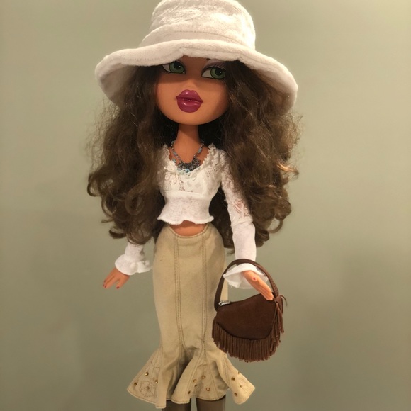 LIMITED COLLECTORS EDITION BIG BRATZ YASMIN DOLL - Picture 3 of 7